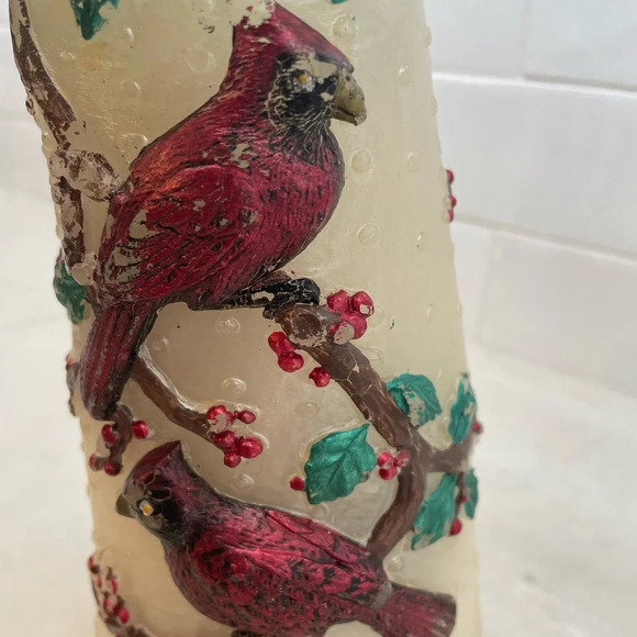Vintage Christmas Pillar Candle with 3D Birds, Winter Tree & Berry Design - Picture 5 of 9